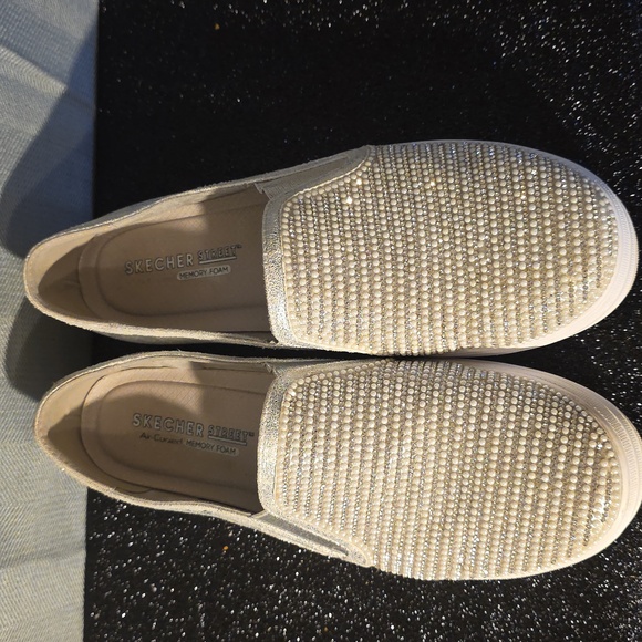 Skechers Women's Glittering Slip-On Sneakers - Silver - Picture 1 of 7